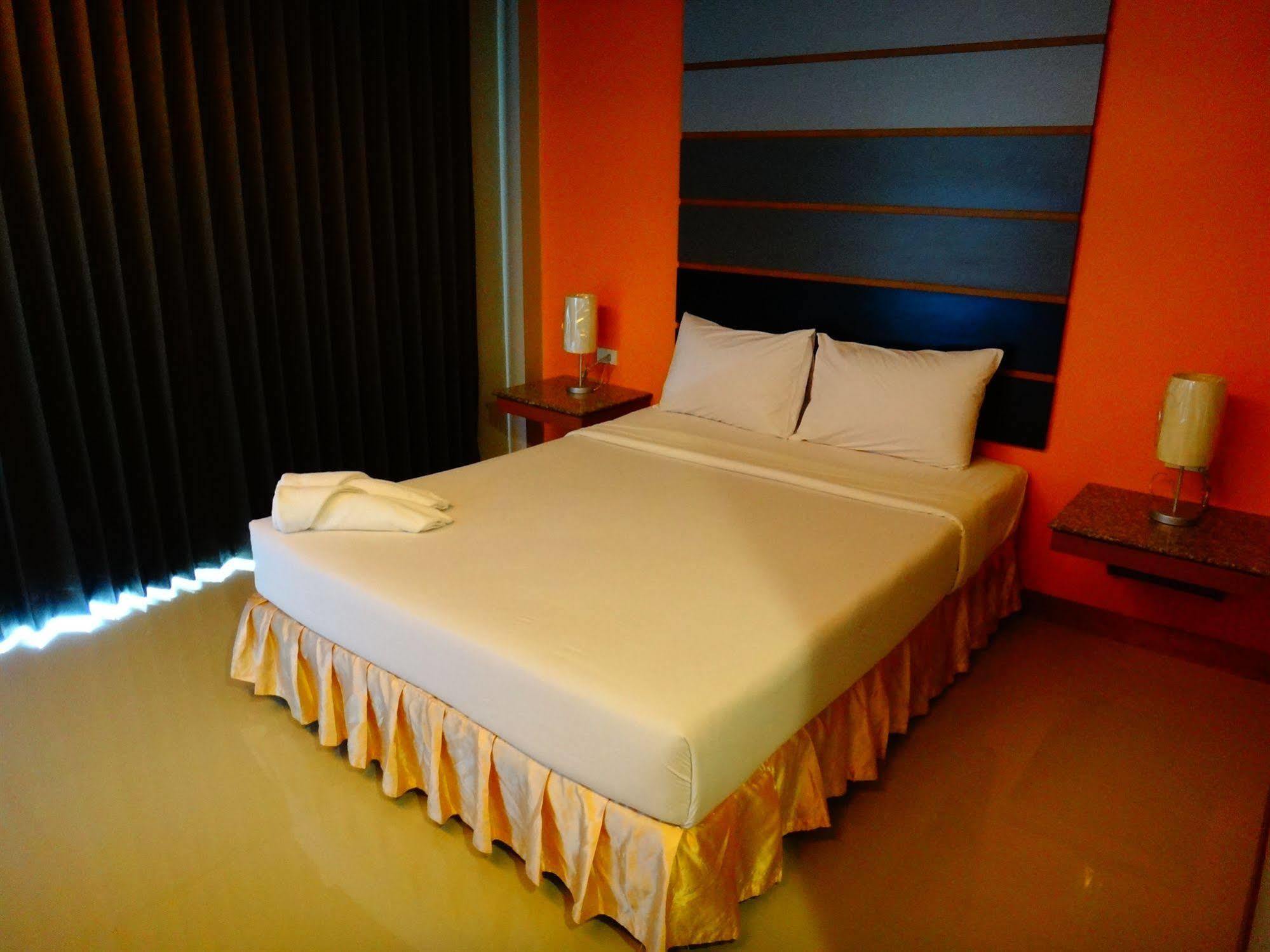 Phangan Pearl Hostel Хаад Рин Екстериор снимка