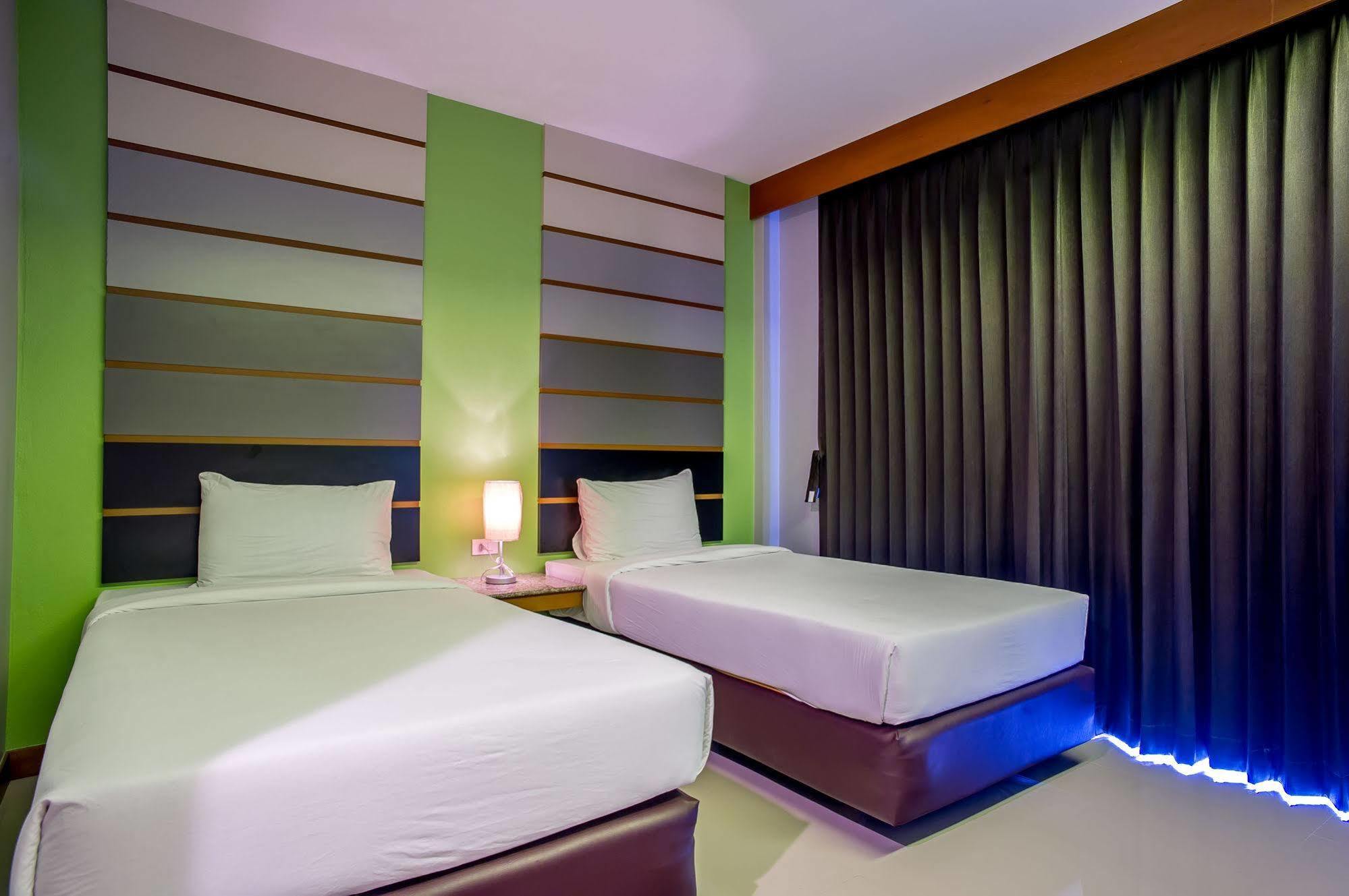 Phangan Pearl Hostel Хаад Рин Екстериор снимка