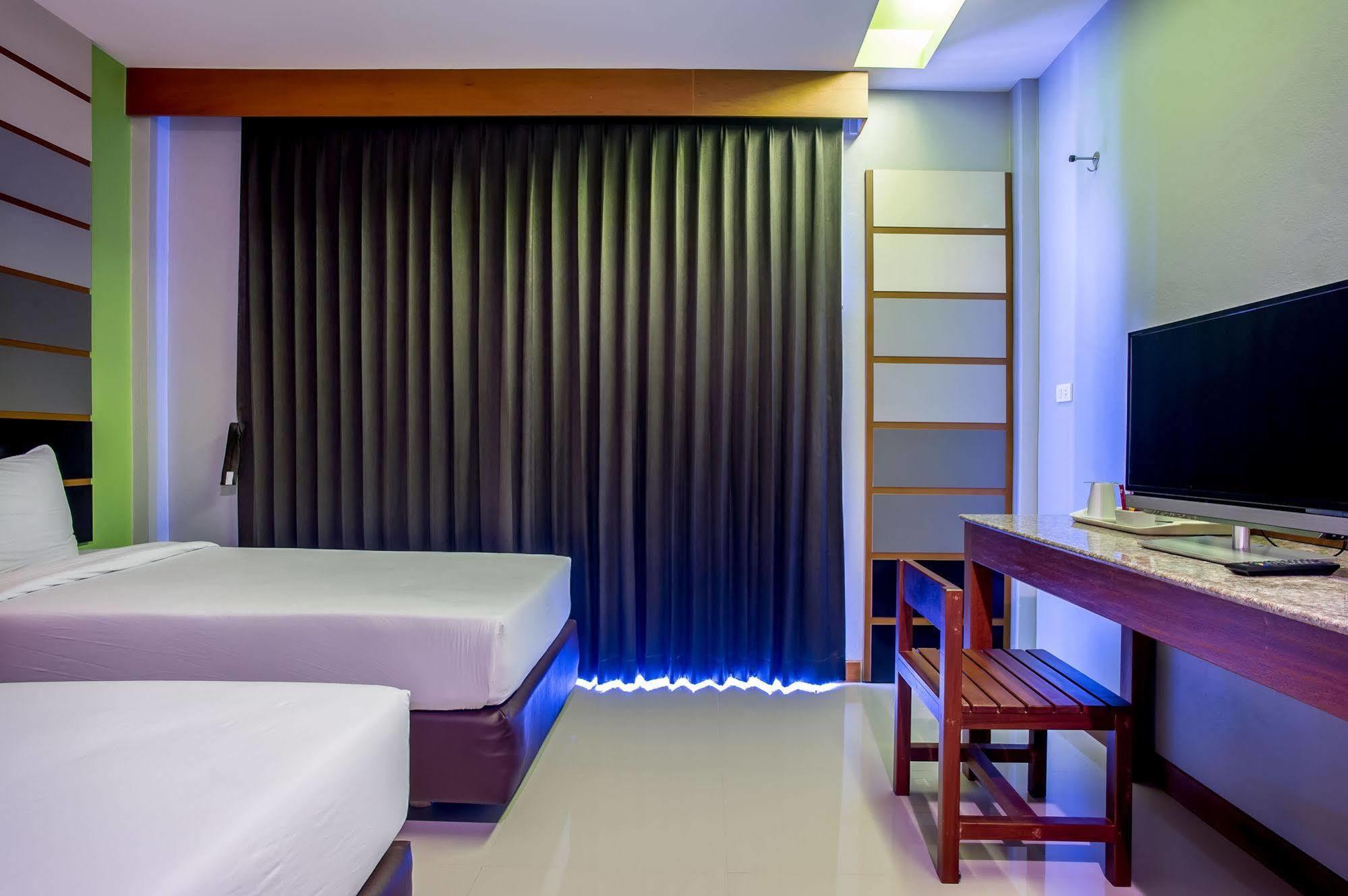 Phangan Pearl Hostel Хаад Рин Екстериор снимка